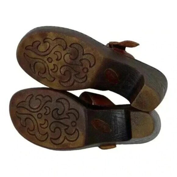 Born Rutina Size 7 Leather Toe Loop Comfort Sandals Slip On Strappy Heels Buckle - Picture 10 of 11